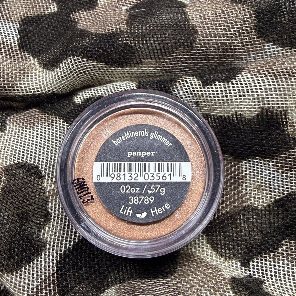 bareMinerals i.d. Eyeshadow — Pamper - Picture 2 of 3